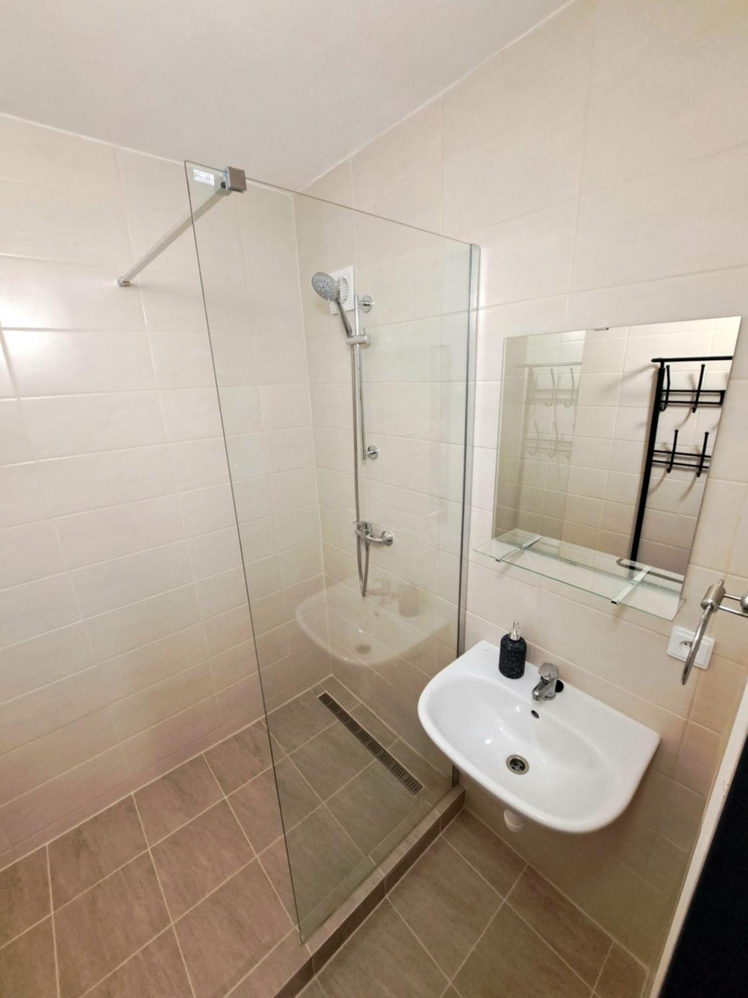 Skolsky Internat Medicka 2 Hotell Košice Exteriör bild